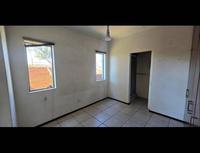 3 BEDROOM TOWNHOUSE FOR SALE IN FLORENTIA